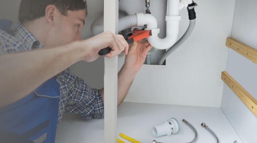 Professional water heater repair in Redmon, IL